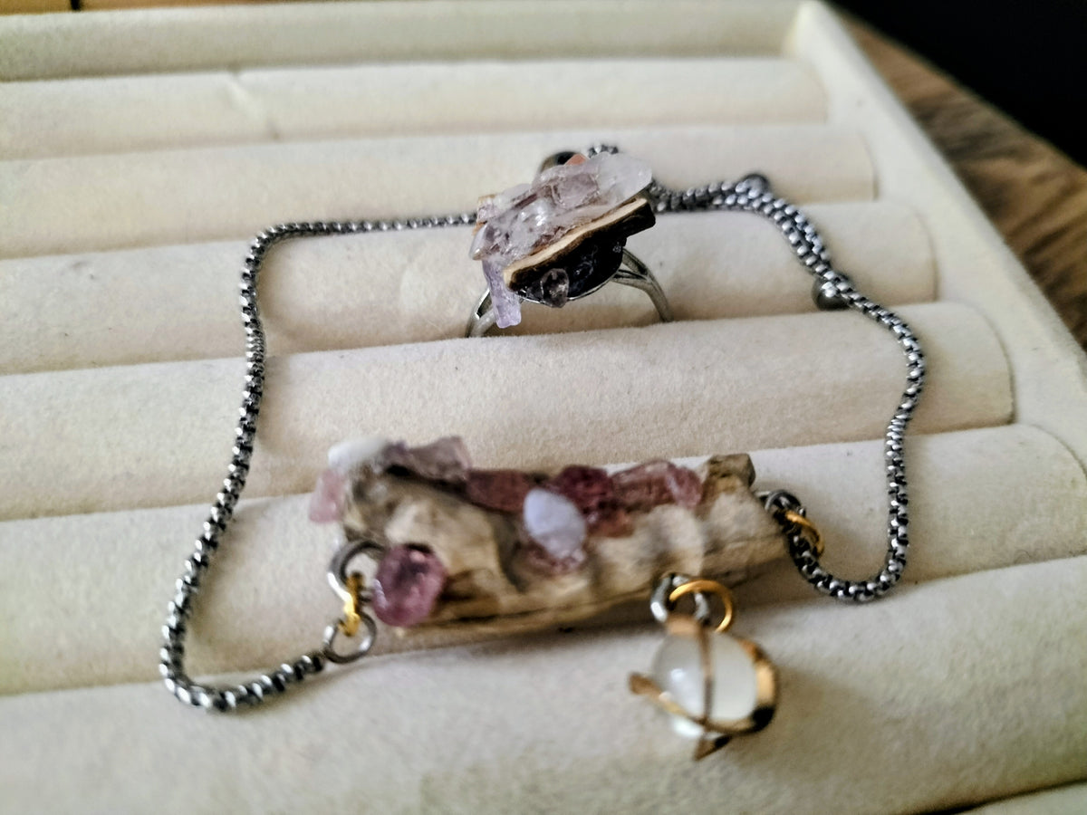 Ensemble de bijoux amulette